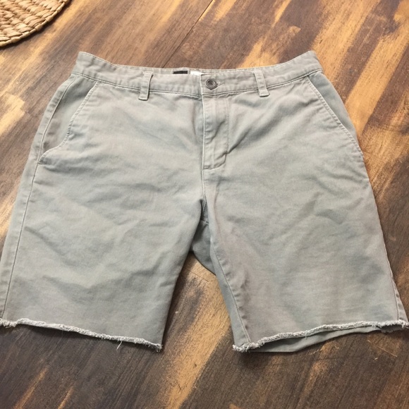 mens cut off chino shorts